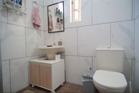 Casa à venda com 90m², 3 quartos e 3 vagasBanheiro 2