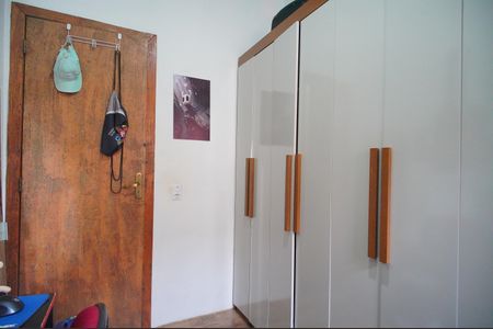 Casa à venda com 90m², 3 quartos e 3 vagasQuarto 2