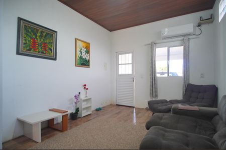 Sala de casa à venda com 3 quartos, 90m² em Santos Dumont, São Leopoldo
