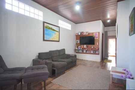 Casa à venda com 90m², 3 quartos e 3 vagasSala