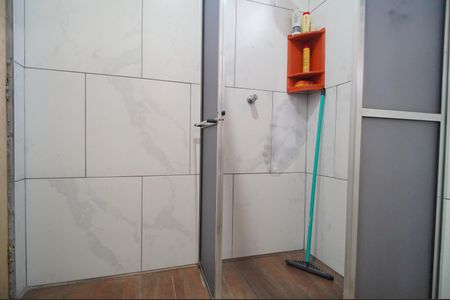Casa à venda com 90m², 3 quartos e 3 vagasBanheiro 2