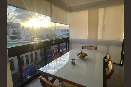 Apartamento à venda com 146m², 4 quartos e 2 vagasVaranda