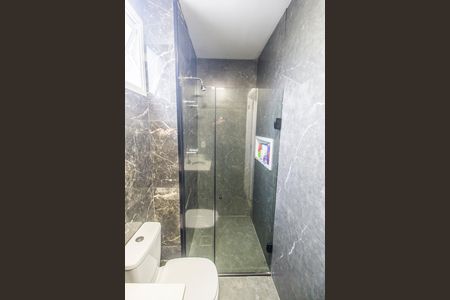 Apartamento à venda com 67m², 2 quartos e 2 vagas Apartamento à venda com 67m², 2 quartos e 2 vagasBanheiro da Suíte