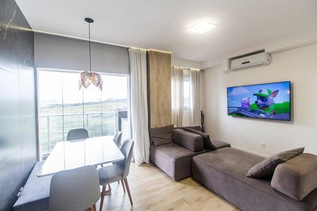 Sala de apartamento à venda com 2 quartos, 67m² em Jardim Timbauhy, Barueri
