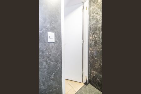 Apartamento à venda com 67m², 2 quartos e 2 vagas Apartamento à venda com 67m², 2 quartos e 2 vagasBanheiro da Suíte