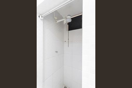 Banheiro de kitnet/studio para alugar com 1 quarto, 30m² em Tijuca, Rio de Janeiro