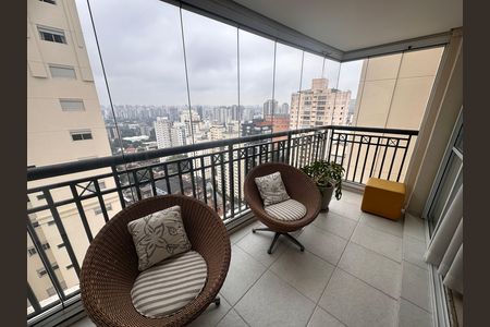 Apartamento à venda com 178m², 4 quartos e 3 vagasVaranda