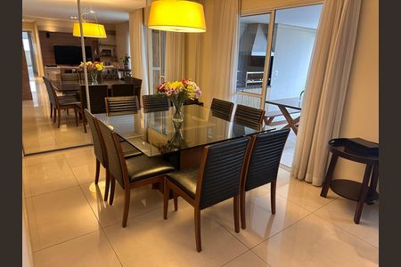 Apartamento à venda com 178m², 4 quartos e 3 vagasSala