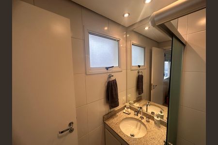 Apartamento à venda com 178m², 4 quartos e 3 vagasBanheiro 1