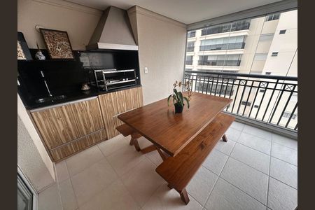 Apartamento à venda com 178m², 4 quartos e 3 vagasVaranda