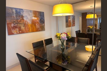 Apartamento à venda com 178m², 4 quartos e 3 vagasSala