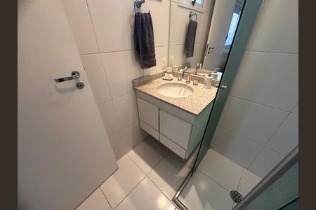 Apartamento à venda com 178m², 4 quartos e 3 vagasBanheiro 1