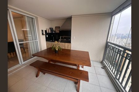 Apartamento à venda com 178m², 4 quartos e 3 vagasVaranda