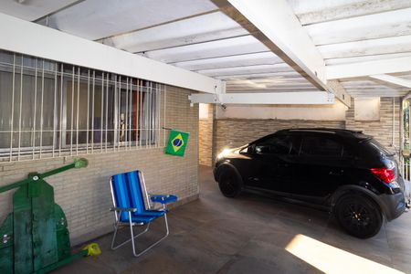 Garagem de casa à venda com 3 quartos, 88m² em Vila Central, São Paulo