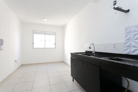 Sala / Cozinha  de apartamento para alugar com 2 quartos, 32m² em Colônia (zona Leste), São Paulo