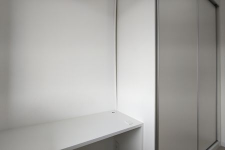Apartamento para alugar com 77m², 3 quartos e 1 vagaQuarto 2 - Armários
