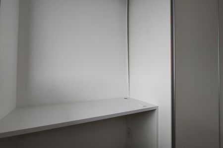 Apartamento para alugar com 77m², 3 quartos e 1 vagaQuarto 2 - Armários