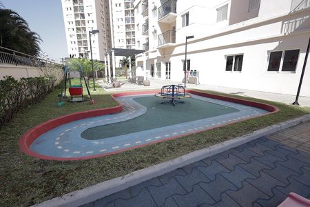 Apartamento para alugar com 47m², 2 quartos e 1 vaga Apartamento para alugar com 47m², 2 quartos e 1 vagaÁrea comum - Playground