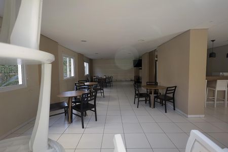 Apartamento para alugar com 47m², 2 quartos e 1 vaga Apartamento para alugar com 47m², 2 quartos e 1 vagaÁrea comum - Salão de festas