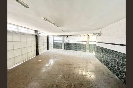 Garagem de casa à venda com 4 quartos, 280m² em Água Fria, São Paulo