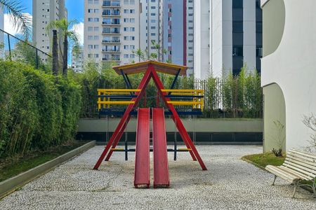 Apartamento à venda com 114m², 3 quartos e 1 vaga Apartamento à venda com 114m², 3 quartos e 1 vagaÁrea comum - Playground
