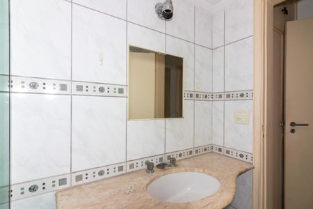 Apartamento à venda com 114m², 3 quartos e 1 vaga Apartamento à venda com 114m², 3 quartos e 1 vagaBanheiro da Suíte