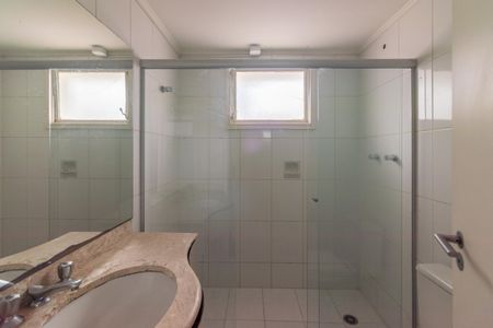 Apartamento à venda com 114m², 3 quartos e 1 vaga Apartamento à venda com 114m², 3 quartos e 1 vagaBanheiro da Suíte