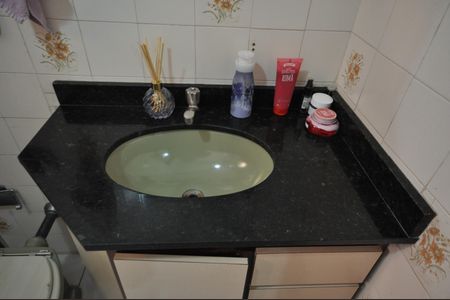 Casa à venda com 160m², 3 quartos e 2 vagasBanheiro 1