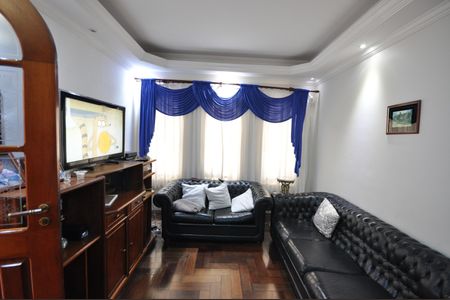 Casa à venda com 160m², 3 quartos e 2 vagasSala