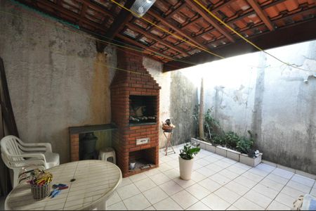 Casa à venda com 160m², 3 quartos e 2 vagasChurrasqueira
