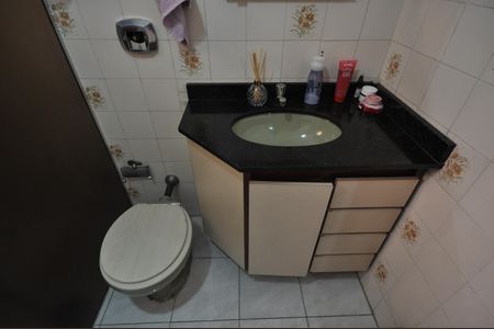 Casa à venda com 160m², 3 quartos e 2 vagasBanheiro 1