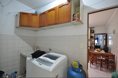 Casa à venda com 160m², 3 quartos e 2 vagasÁrea de Serviço
