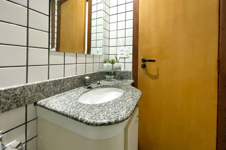Apartamento à venda com 130m², 3 quartos e 1 vaga Apartamento à venda com 130m², 3 quartos e 1 vagaBanheiro