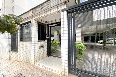 Apartamento à venda com 130m², 3 quartos e 1 vaga Apartamento à venda com 130m², 3 quartos e 1 vagaFachada