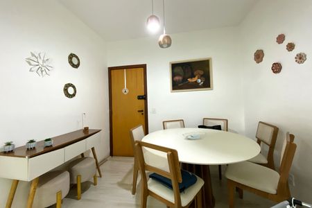 Apartamento à venda com 130m², 3 quartos e 1 vaga Apartamento à venda com 130m², 3 quartos e 1 vagaSala