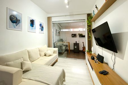Apartamento à venda com 130m², 3 quartos e 1 vaga Apartamento à venda com 130m², 3 quartos e 1 vagaSala