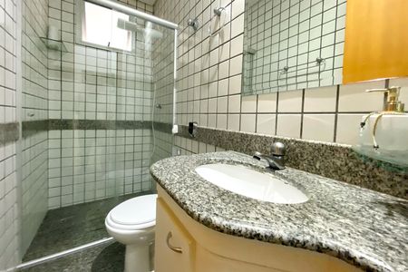 Apartamento à venda com 130m², 3 quartos e 1 vaga Apartamento à venda com 130m², 3 quartos e 1 vagaBanheiro