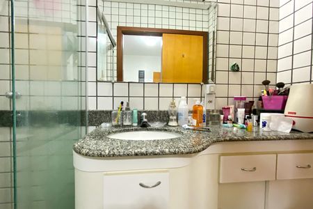 Apartamento à venda com 130m², 3 quartos e 1 vaga Apartamento à venda com 130m², 3 quartos e 1 vagaBanheiro da Suíte 1