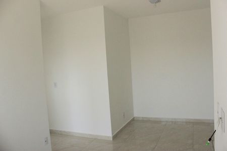 Sala  de apartamento para alugar com 2 quartos, 47m² em Vila Galvão, Guarulhos