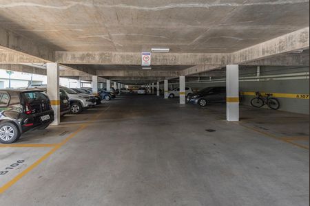 Apartamento para alugar com 68m², 2 quartos e 1 vagaGaragens