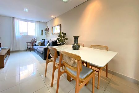 Sala de casa de condomínio à venda com 3 quartos, 115m² em Buritis, Belo Horizonte