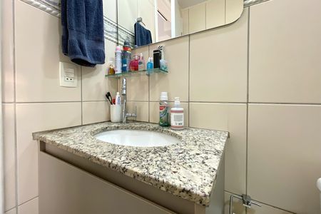 Casa de condomínio à venda com 115m², 3 quartos e 2 vagas Casa de condomínio à venda com 115m², 3 quartos e 2 vagasBanheiro da Suíte 1