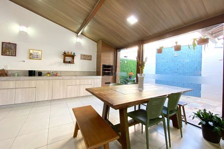 Casa de condomínio à venda com 115m², 3 quartos e 2 vagas Casa de condomínio à venda com 115m², 3 quartos e 2 vagasEspaço Gourmet