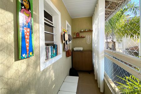Casa de condomínio à venda com 115m², 3 quartos e 2 vagas Casa de condomínio à venda com 115m², 3 quartos e 2 vagasVaranda