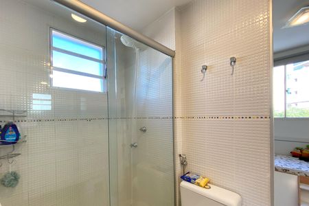 Casa de condomínio à venda com 115m², 3 quartos e 2 vagas Casa de condomínio à venda com 115m², 3 quartos e 2 vagasBanheiro das Semisuites