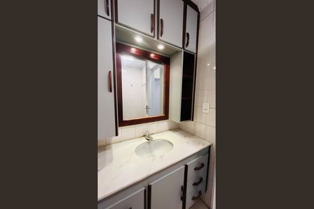 Apartamento à venda com 90m², 3 quartos e 1 vaga Apartamento à venda com 90m², 3 quartos e 1 vagaBanheiro social
