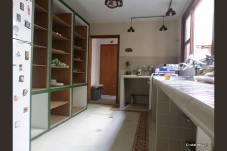 Casa à venda com 3 quartos, 300m² em Vila Dalva, São Paulo