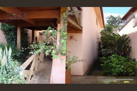 Casa à venda com 300m², 3 quartos e 5 vagas