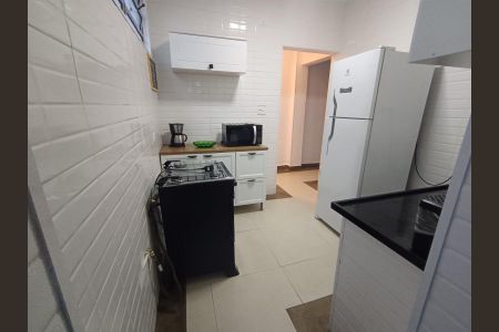 Cozinha de apartamento para alugar com 2 quartos, 60m² em Boqueirão, Santos