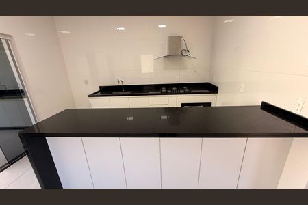 Casa para alugar com 210m², 3 quartos e 2 vagas Casa para alugar com 210m², 3 quartos e 2 vagasCozinha